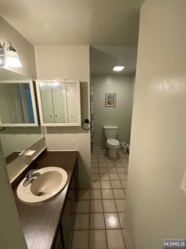 549 Anderson Ave, Cliffside Park NJ  07010-1722 exterior