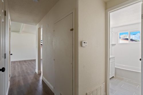 2720 Sparks Way, Modesto CA  95350-1744 exterior