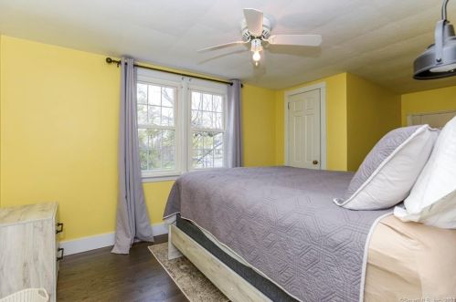 415 Ridge Rd, Middletown CT  06457-5230 exterior