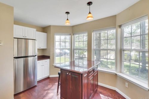 229 Sandpiper Ct, Yorktown Hgts NY  10598-1968 exterior