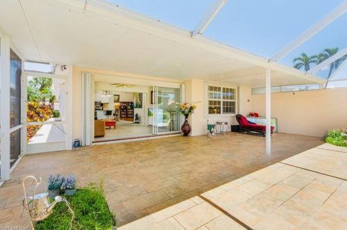 4199 Los Altos Ct, Naples FL  34109-1315 exterior