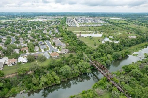 527 River Bluff Cir, Georgetown TX  78626-4619 exterior