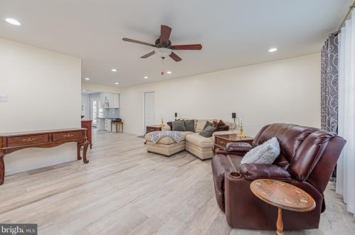 25 Bacon Ct, Dover DE  19901-2572 exterior