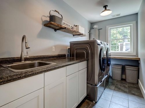 27 Stonehenge Rd, Warwick NY  10990-2354 exterior