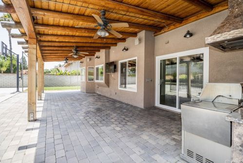 1754 Somerset Ln, Redlands CA  92374-5561 exterior