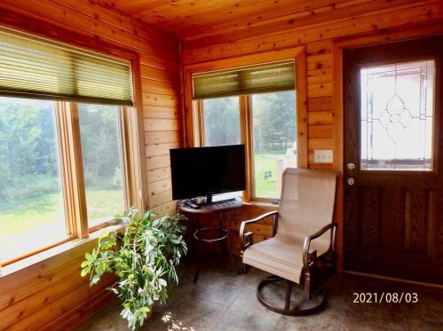 134 Kreekview Dr, East Farmington, WI 54020-5846