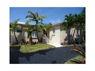 8461 30th St, Miami, FL 33155-2325