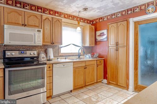 56 Mandolin Ln, Willingboro NJ  08046-2808 exterior