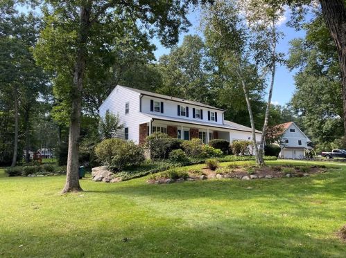 20 Nathaniel Green Dr, Warwick, RI 02818-2020