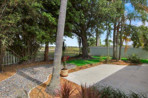 975 Bear Island Cir, West Palm Beach FL  33409-2062 exterior