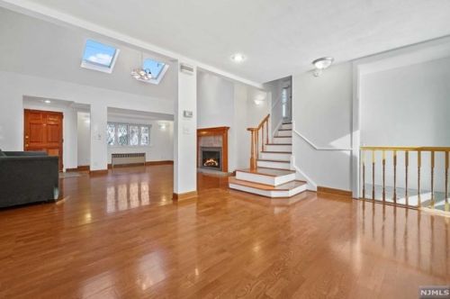 200 Ivy Ln, Englewood, NJ 07631-1614