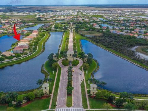 11445 Kingslake Cir, Fort Pierce, FL 34987-2766