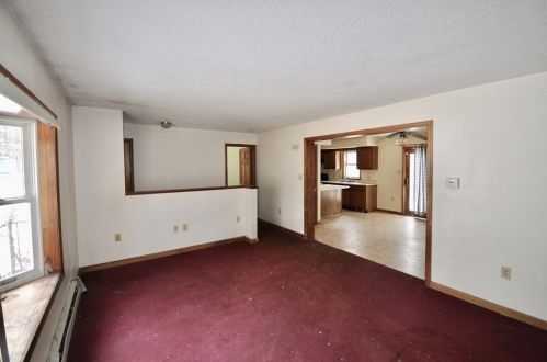 290 Hardwick Rd, Petersham MA 01366-9701 exterior