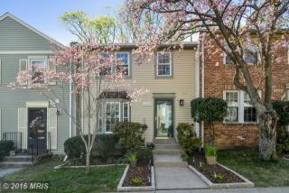 10107 Chestnut Wood Ln, Springfield, VA 22015-2704