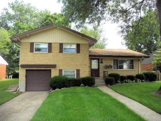 1032 Bluejay Dr, Cincinnati, OH 45231-5811