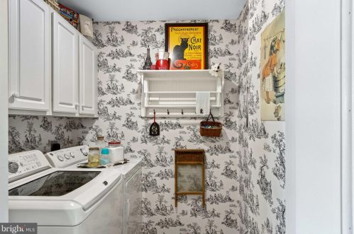 713 Village Ave, Collegeville PA  19426-4168 exterior