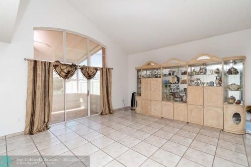 400 166th Ave, Hollywood, FL 33028-1403