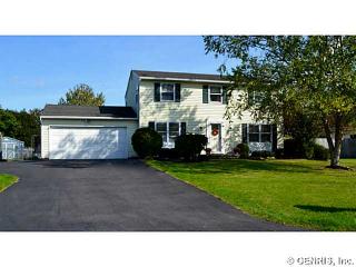 14 Columbine Cir, Fairport, NY 14450-9362