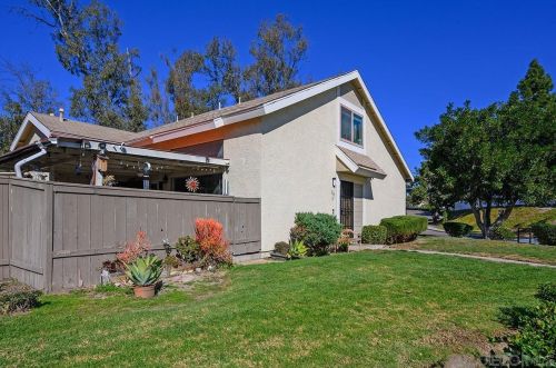 7451 Tooma St, San Diego, CA 92139-2940