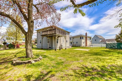 510 Half Hollow Rd, Deer Park NY  11729-1010 exterior
