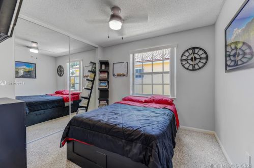 15726 16 Ct, Hollywood FL 33026-0509 exterior