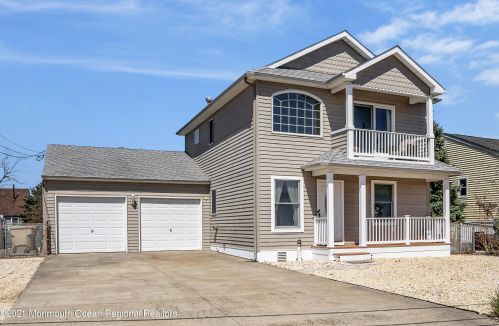 376 Bayview Ave, Berkeley Township, NJ 08721-1515