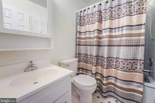 14868 Prestige Dr, Woodbridge VA  22193-3310 exterior