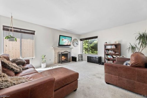 369 Willowspring Dr, Encinitas CA 92024-3130 exterior