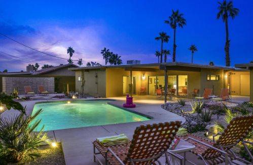 2195 Nicola Rd, Palm Springs, CA 92262-3468