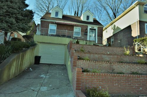 209-11 Whitehall Ter, Jamaica, NY 11427-1720
