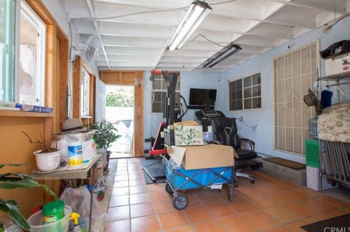 2125 Adriatic Ave, Long Beach CA 90810-3573 exterior