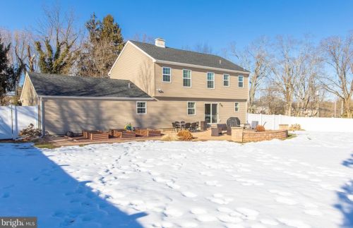 103 Dolington Rd, Yardley PA 19067-2621 exterior