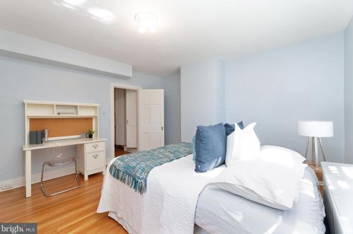 2815 Cathedral Ave, Washington DC 20008-4122 exterior