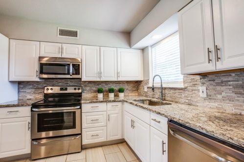 411 Hanbee St, Richardson TX  75080-4509 exterior