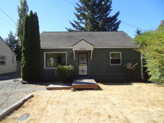 8612 Lawndale Ave, Lakewood, WA 98498-2417
