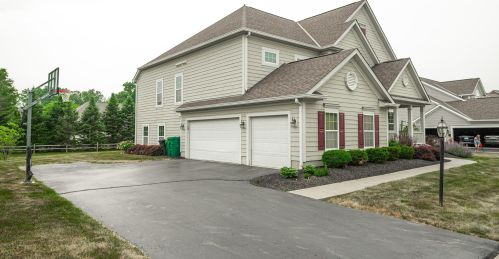 1255 Stone Trail Dr, Blacklick, OH 43004-8375