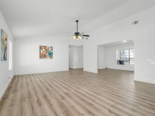 855 Mount Whitney Ave, Laton CA  93242-9724 exterior