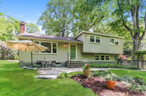 37 Three Mile Rd, Glastonbury, CT 06033-3832