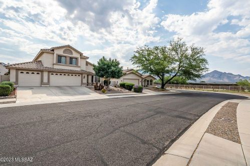 72 Saddle Horse Ln, Tucson, AZ 85755-8554