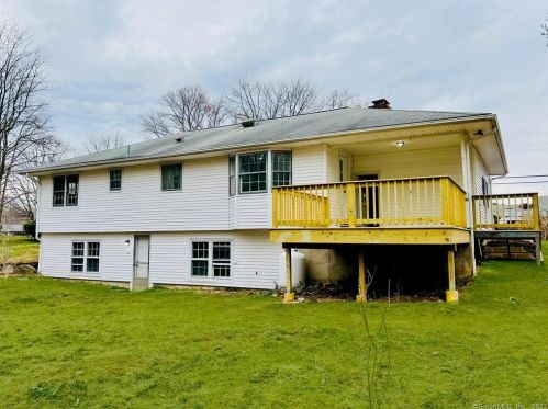 20 Barnum Rd, Danbury CT  06811-2936 exterior