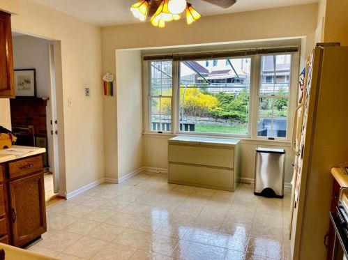 204 Thornberry Cir, Pittsburgh, PA 15234-1025