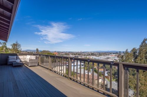 1625 Sunnyslope Ave, Belmont CA  94002-3733 exterior