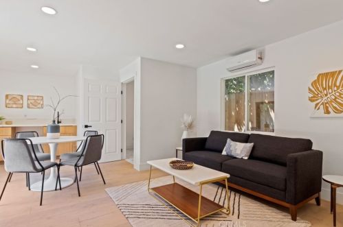 14633 Albers St, Van Nuys CA 91316-2602 exterior