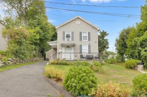 77 Starview Ave, Waterbury, CT 06708-2615