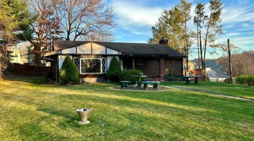 407 Pillow Ave, Cheswick PA  15024-1322 exterior