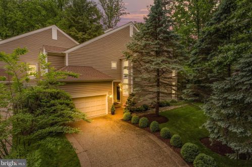 11457 Hollow Timber Ct, Herndon, VA 20194-1980