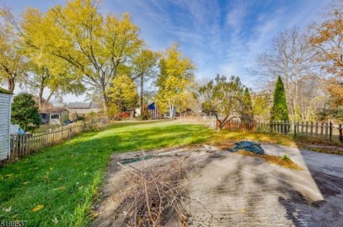 320 Knowlton St, Belvidere NJ  07823-1824 exterior