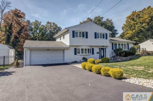 32 Colburn Rd, East Brunswick, NJ 08816-1105