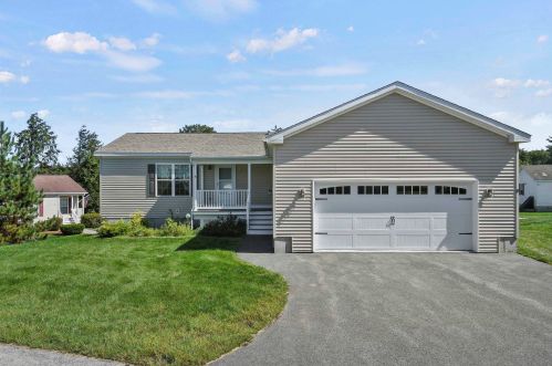 8 Loggers Ln, Sandown, NH 03873-2076