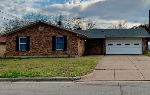 2605 Duringer Rd, Fort Worth, TX 76133-3304